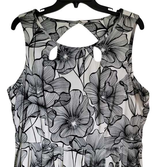 Danny & Nicole Sz 18 Black & White Floral Sleeveless Dress. Fit & Flare, Keyhole - Picture 12 of 12